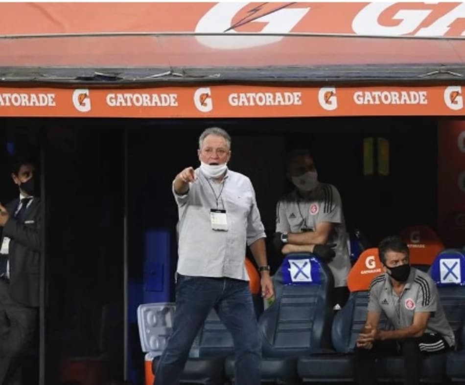Abel Braga sobre queda: ‘Merecíamos sorte melhor’