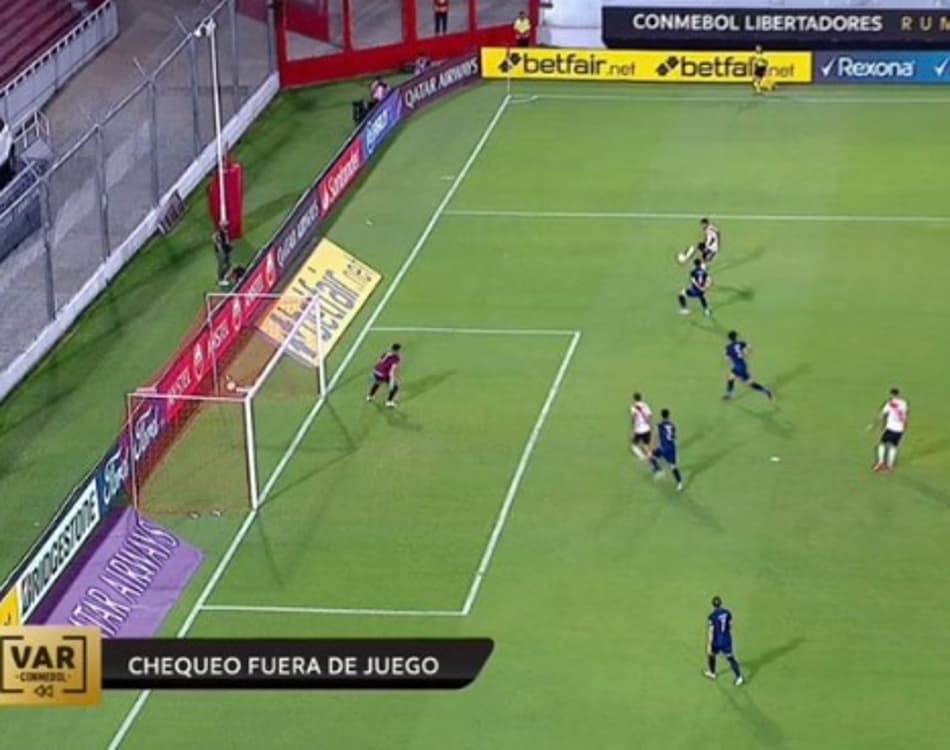 Gol decisivo do River Plate gera polêmica na rede social