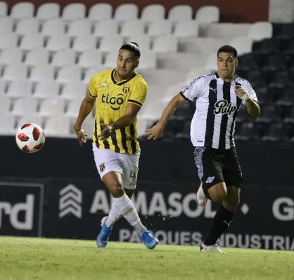 Paraguaio: Antes do Palmeiras, Libertad empata; Guaireña vence