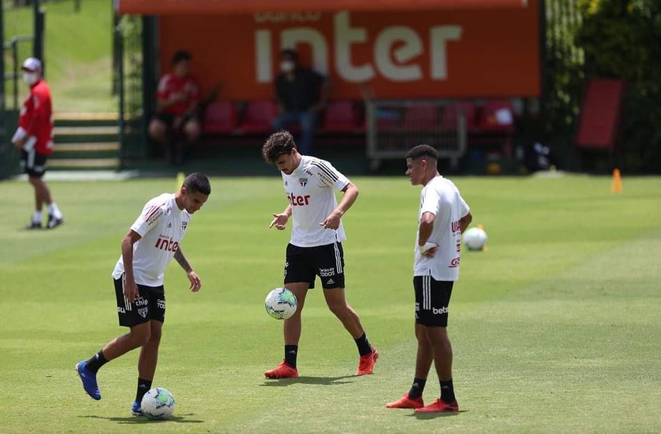 São Paulo não tem casos de Covid-19 e terá força máxima no clássico