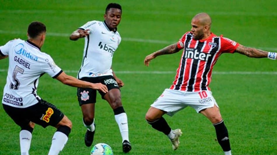 ATUAÇÕES: Daniel Alves e Reinaldo vão mal em derrota do São Paulo no clássico