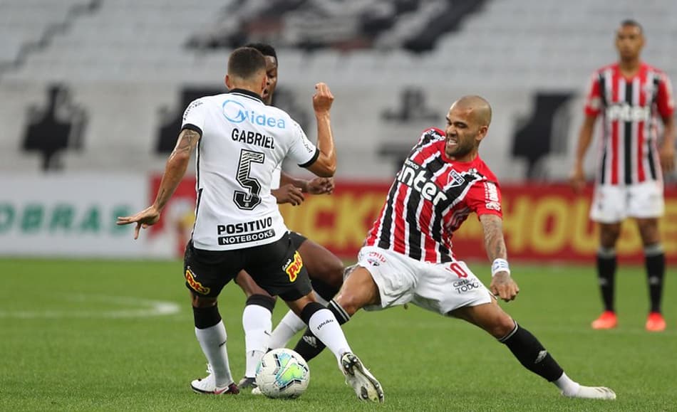 São Paulo peca nos erros individuais e de criação em derrota no Majestoso