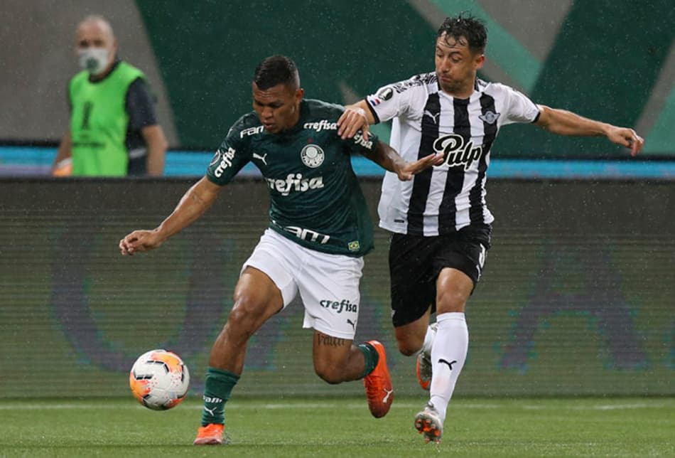 Técnico do Libertad detona arbitragem e lamenta a queda