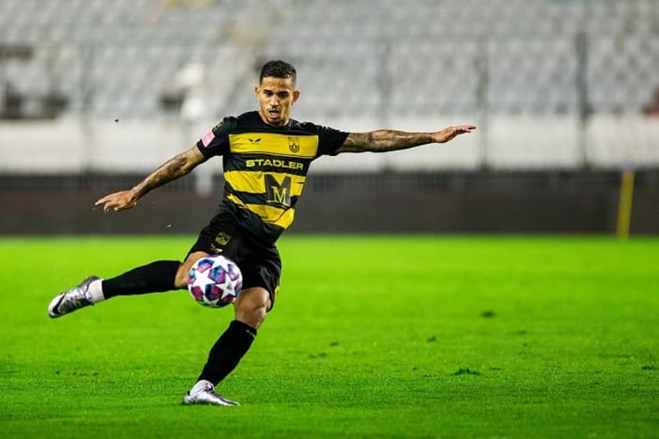 Brasileiro recebe prêmio de melhor lateral-direito da Croácia
