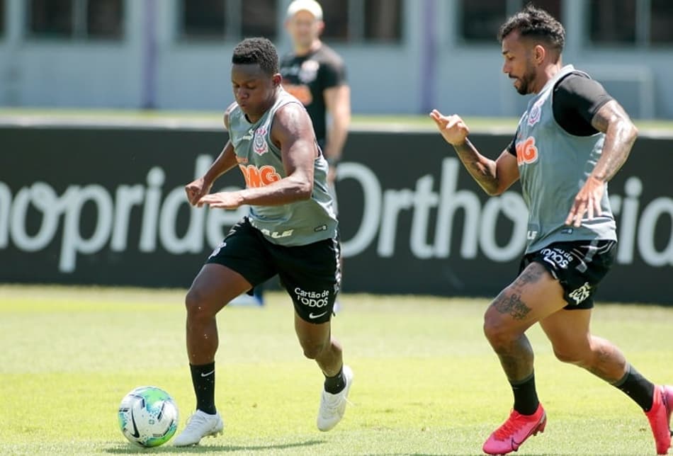 Corinthians treina duelos individuais em preparação para pegar o Goiás
