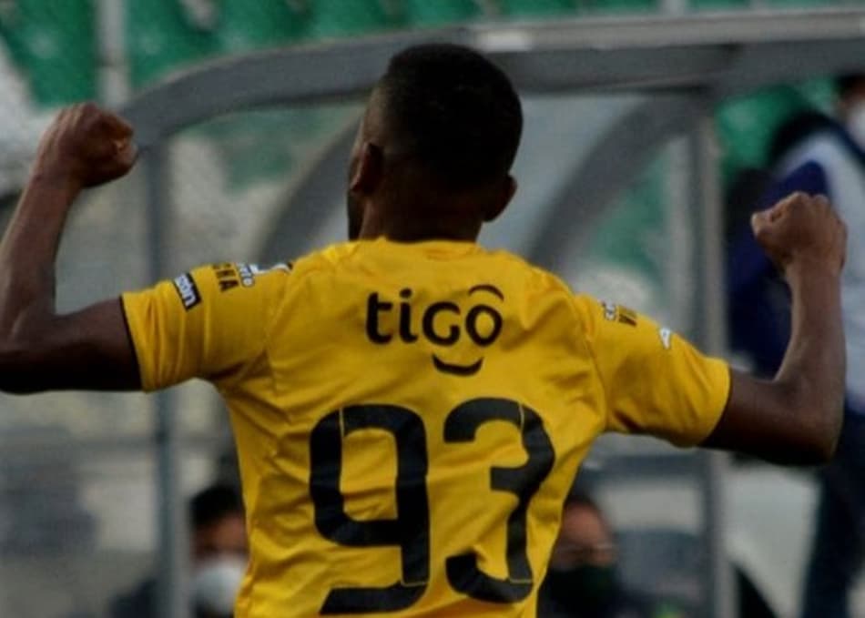 Na Bolívia, The Strongest ganha clássico e se isola na ponta da tabela