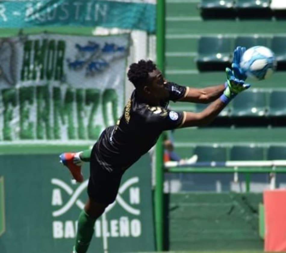 Goleiro dedica vitória para esposa e surpreende no discurso; Confira