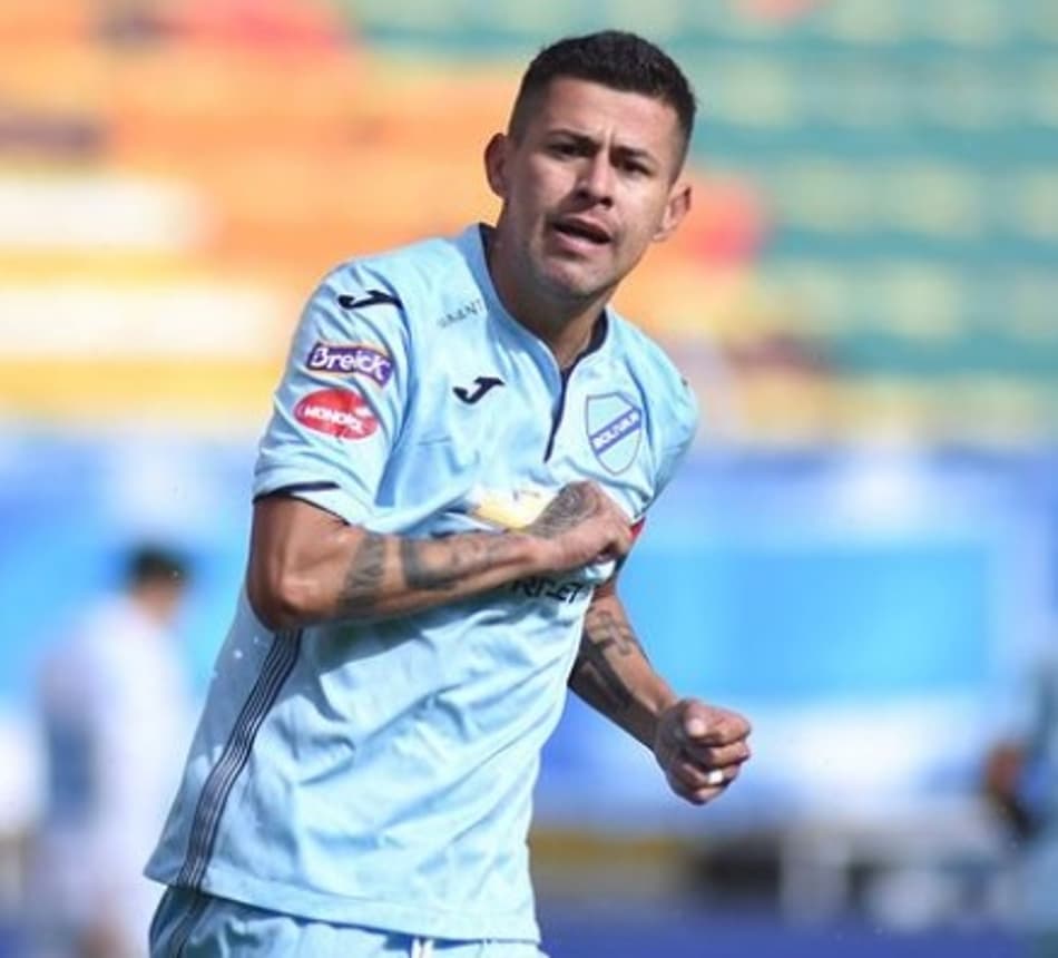 Boliviano: Com direito a massacre, Bolívar vence e assume a ponta