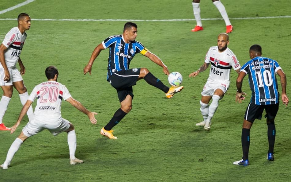 Após classificação do Grêmio, Diego Souza celebra: ‘Fizemos por merecer’