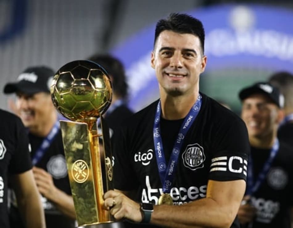 Após título, ex-Atlético-MG encerra carreira para fazer parte da comissão técnica do Olimpia