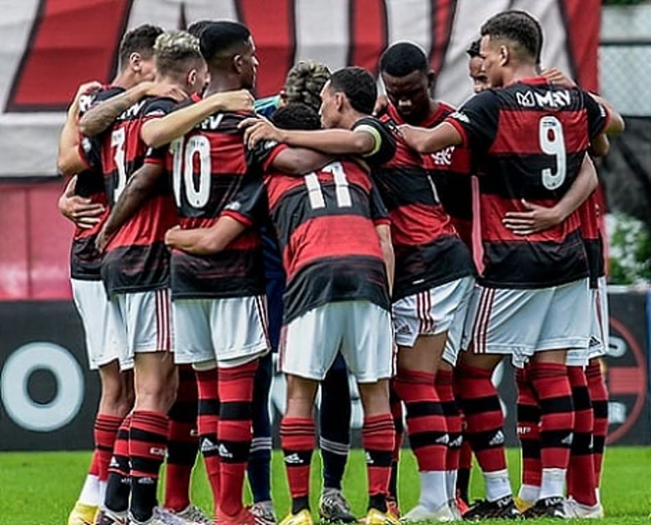 Mauricinho exalta grupo por reação no Brasileiro Sub-20: ‘Para jogar no Flamengo tem que ter personalidade’