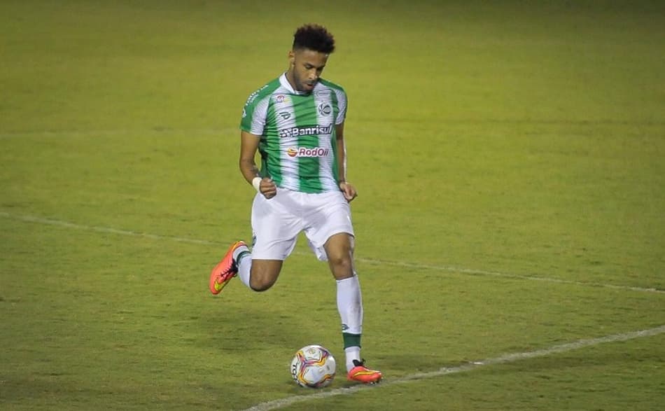 Wellington recebe sondagens de clubes do exterior e da Série A do Brasileirão