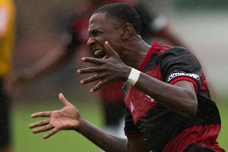 Da arquibancada ao campo: atacante do Flamengo sonha em repetir feito de Reinier na Copa do Brasil Sub-17