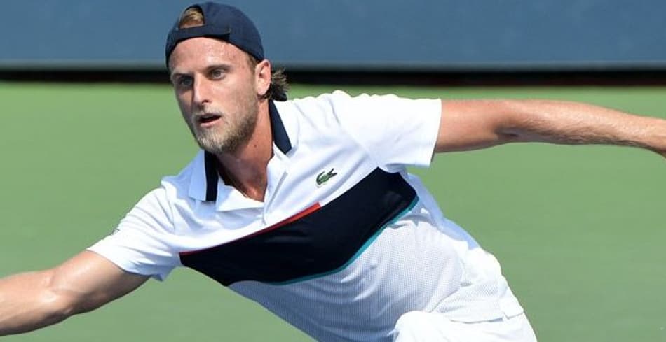 Kudla recebe teste de COVID no último game e vence partida