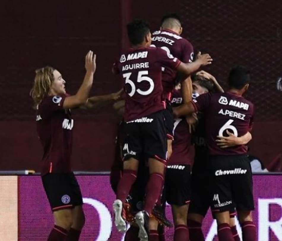 Lanús vence Vélez Sarsfield e está na final da Sul-Americana