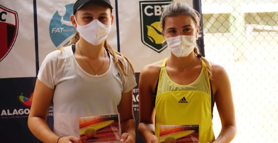 Nicole e Giulia em Maceió