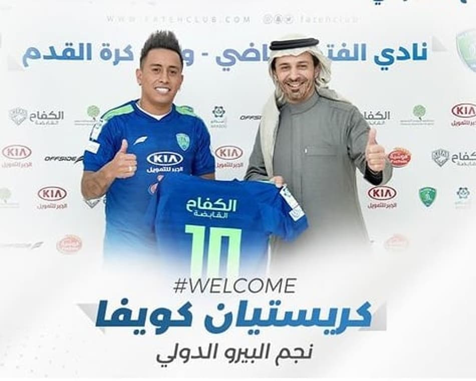 Oficial! Christian Cueva é anunciado pelo novo clube