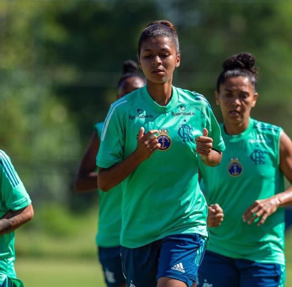 Zagueira do Flamengo projeta disputa do Brasileirão Sub-18
