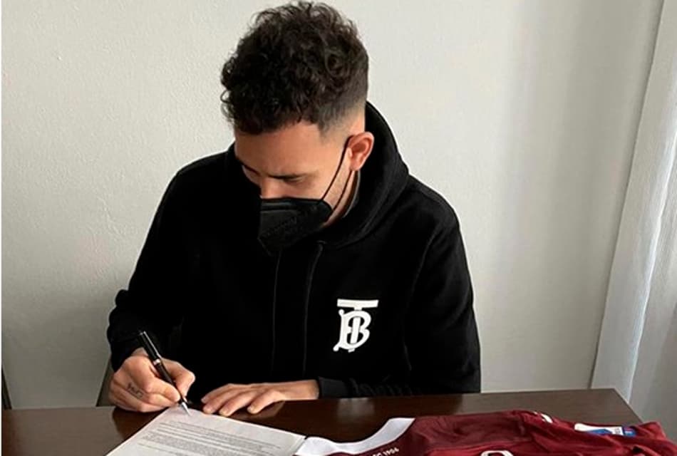 Torino adquire atacante junto ao Betis que testa positivo para Covid-19