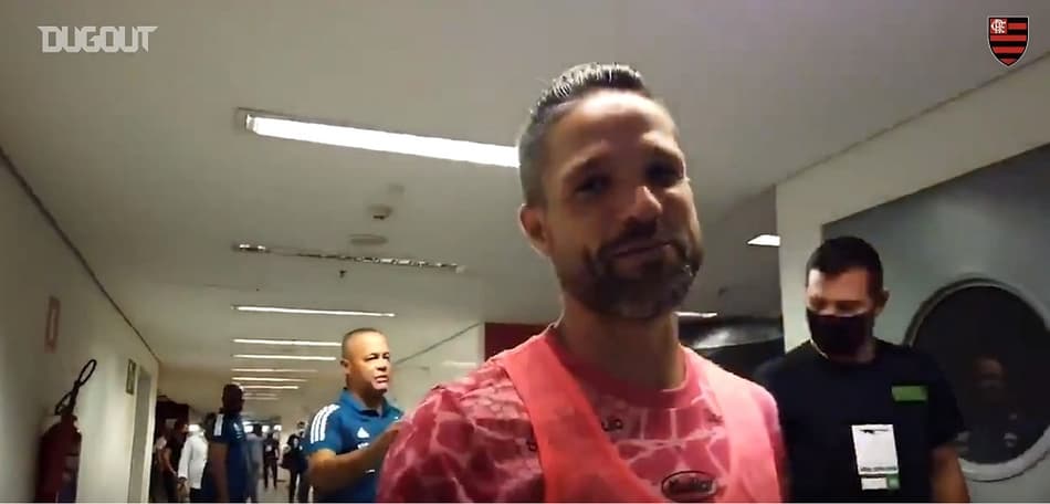 ‘Vamos para cima!’: assista aos bastidores da comemoração do Flamengo após vencer o Vasco