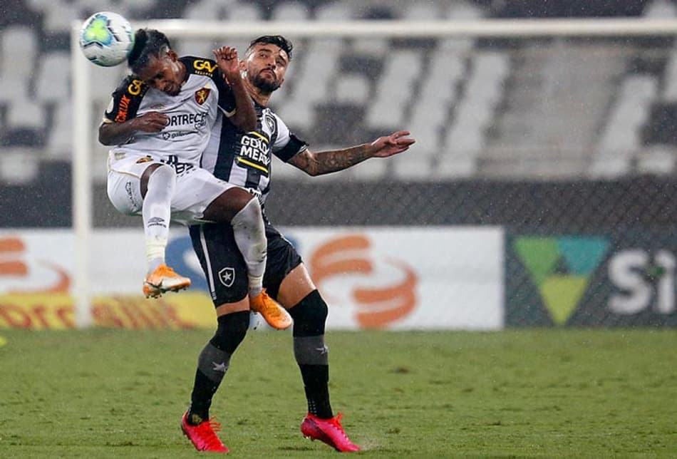 Rafael Oliveira comenta novo rebaixamento do Botafogo: ‘Se nada mudar, também será normal sofrer para voltar’