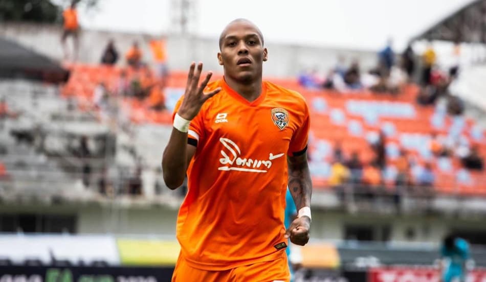 'Cria' do São Paulo, atacante se anima com excelente início na Ásia