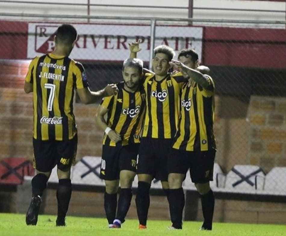 Paraguaio: Guaraní e Nacional vencem e dividem a liderança