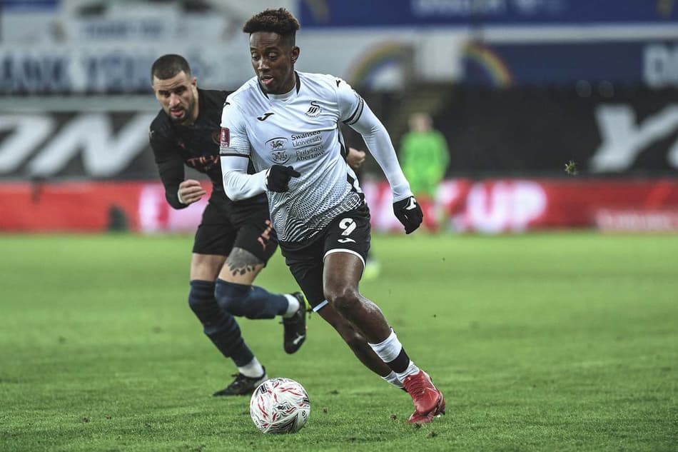 Manchester City domina partida, bate o Swansea e avança às quartas de final da Copa da Inglaterra