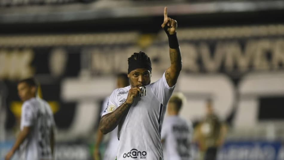 ATUAÇÕES: Santos vence em mais uma noite inspirada do artilheiro Marinho