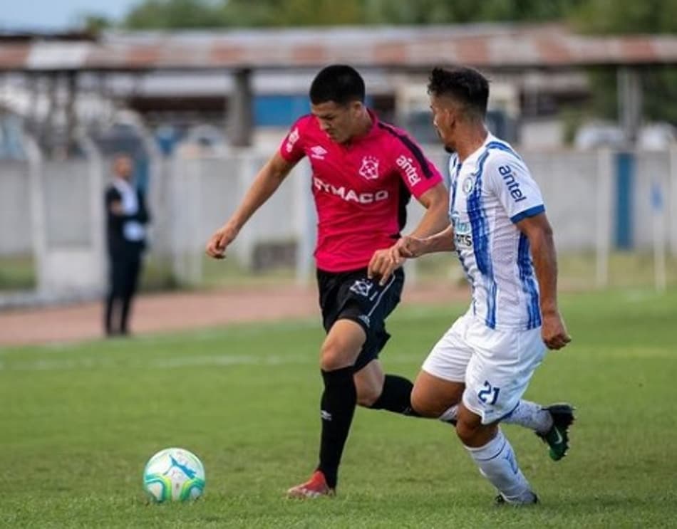 Uruguaio: Nacional tropeça e Wanderers vence fora de casa