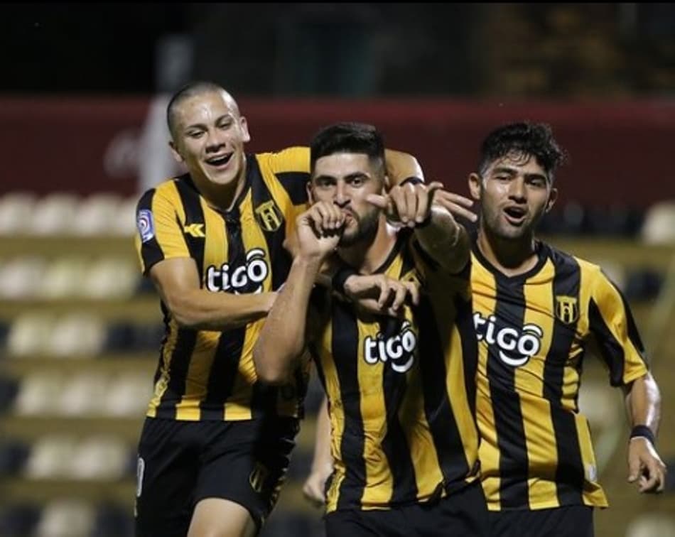 Paraguaio: Guaraní vence e dorme na liderança do torneio