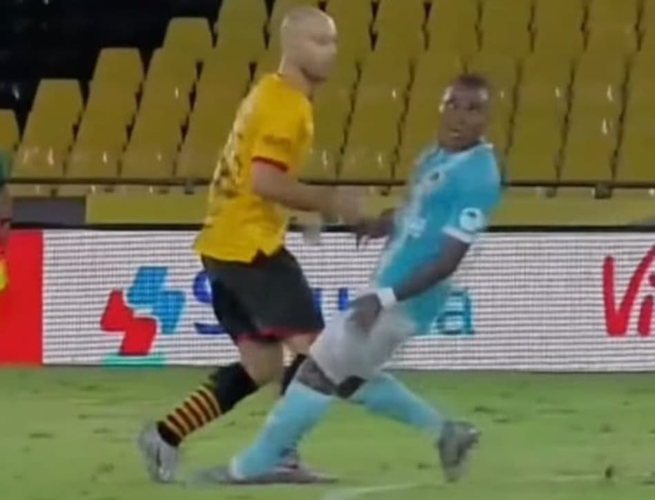 O jogo virou? Javier Mascherano sofre entrada pesada em jogo amistoso