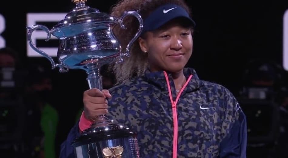 Osaka é bicampeã do Australian Open e ergue seu 4º Slam