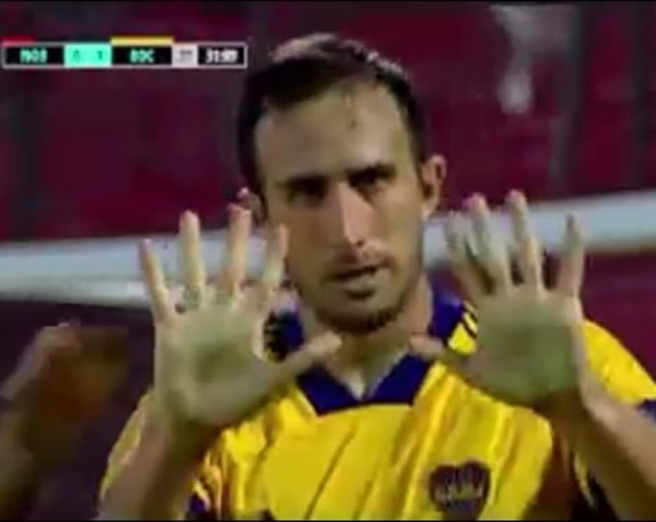 Carlitos Tevez é homenageado por jogadores do Boca; Confira