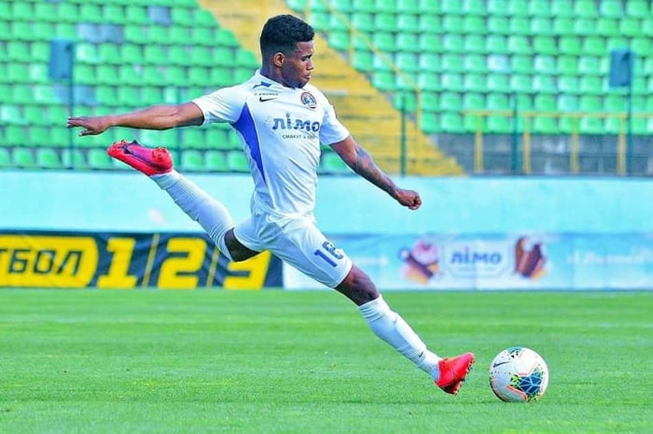 Sem base brasileira, jovem fala sobre carreira iniciada na Europa