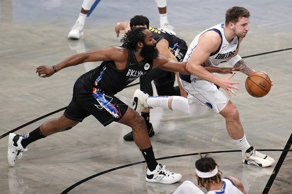 Aniversariante, Doncic comanda vitória de Mavericks sobre Nets