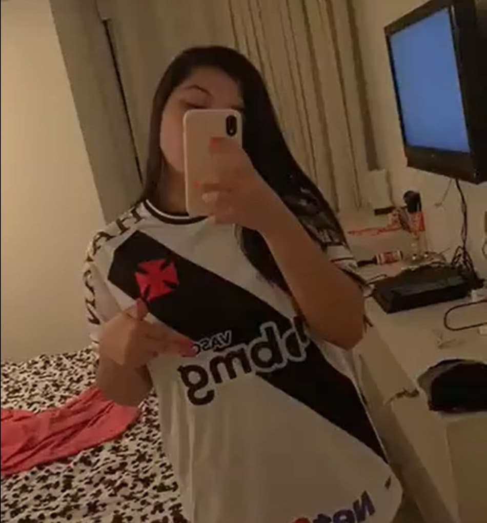 Em post, filha do novo treinador do Vasco celebra: ‘E meu pai que será técnico do meu time de coração’