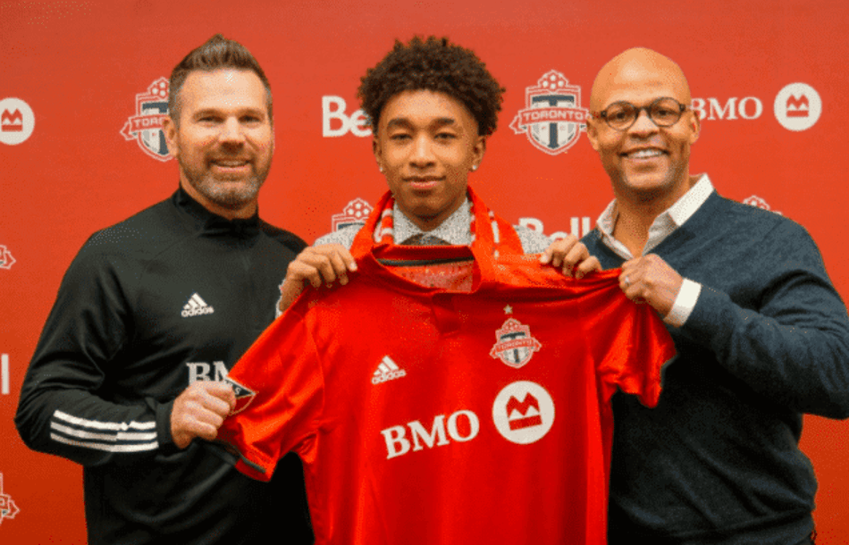 Gigantes europeus se interessam por canadense de 16 anos de time da MLS
