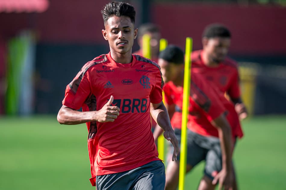 Gabriel Barros, do Flamengo, alerta para clássico no Brasileiro Sub-20: ‘Mata-mata é outro campeonato’