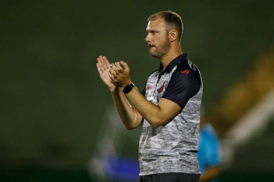 Vinicius Bergantin comemora estreia com vitória no Paulistão