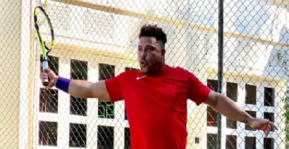 Ronaldo exibe dotes no tênis e é zoado por Casillas