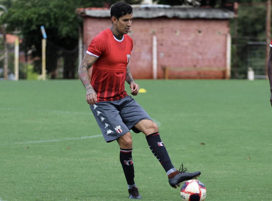 Victor Ramos espera grande Paulistão no Botafogo-SP e reconhece força do elenco