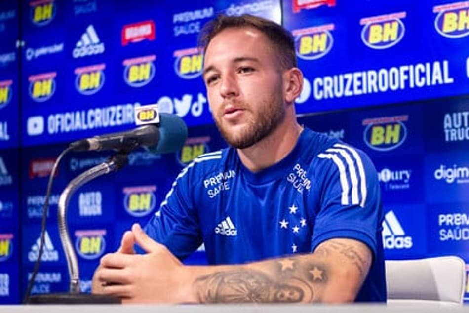 Bruno José fala da boa estreia no Cruzeiro e duelo pela Copa do Brasil