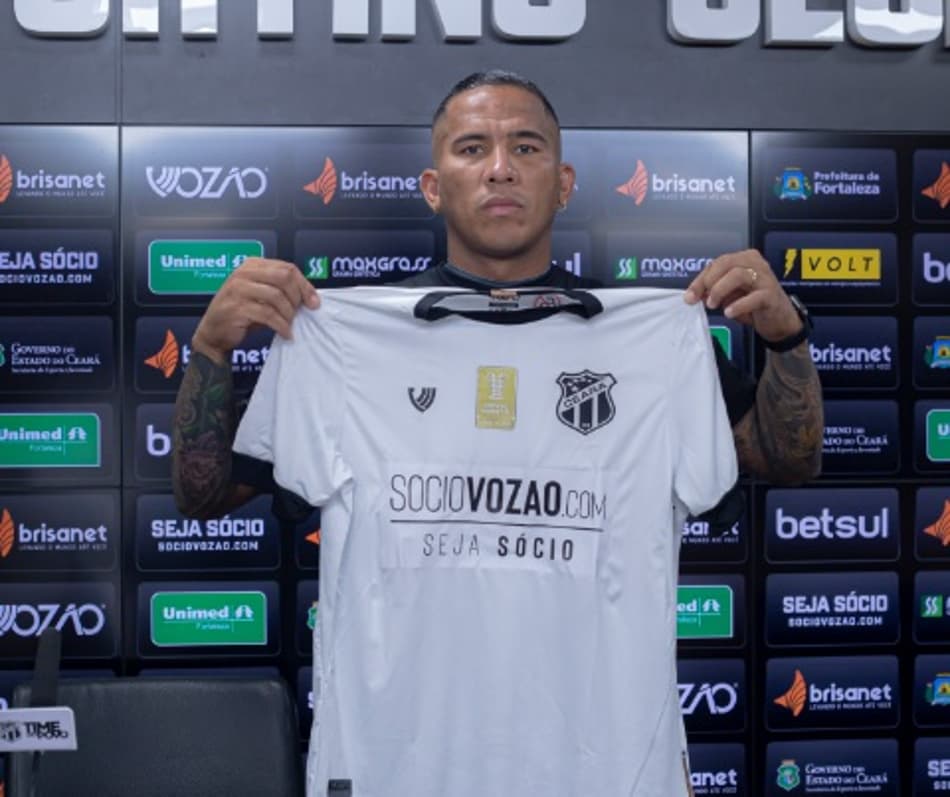Atacante Jael é apresentado pelo Ceará