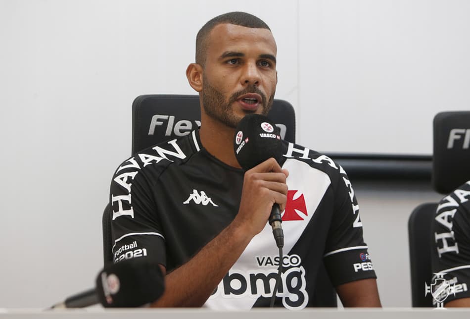 Já foi? Vai? Fica? Chegou? Confira o mercado do Vasco até aqui