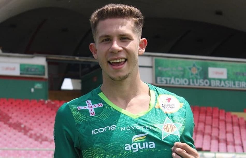 Ex-Flamengo e Santos, Patrick comemora acerto com a Portuguesa-RJ: ‘Muito feliz’