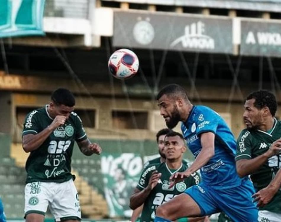 Guarani abusa das chances perdidas e fica no empate com o São Bento