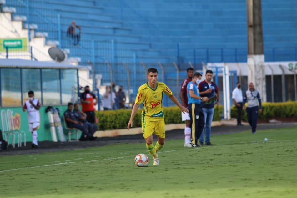Vinicius sai do banco, dá assistência e ajuda o Mirassol se reabilitar no Campeonato Paulista