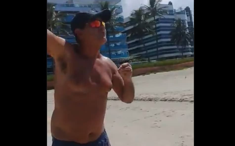 Muricy discute com fiscais após ser orientado a deixar praia interditada; assista ao vídeo