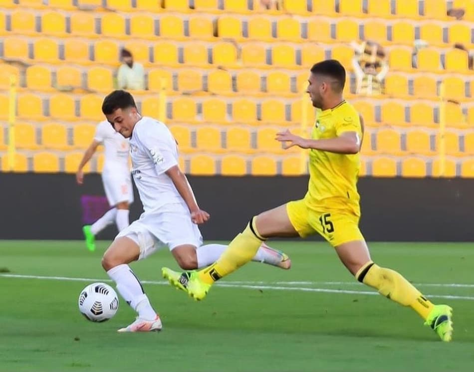 Spadacio comemora primeiro gol como profissional e crê em recuperação do Ajman Club